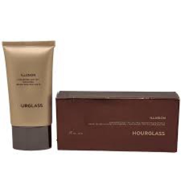 Hourglass Illusion Hyaluronic Skin Tint - Ivory - Picture 2 of 8